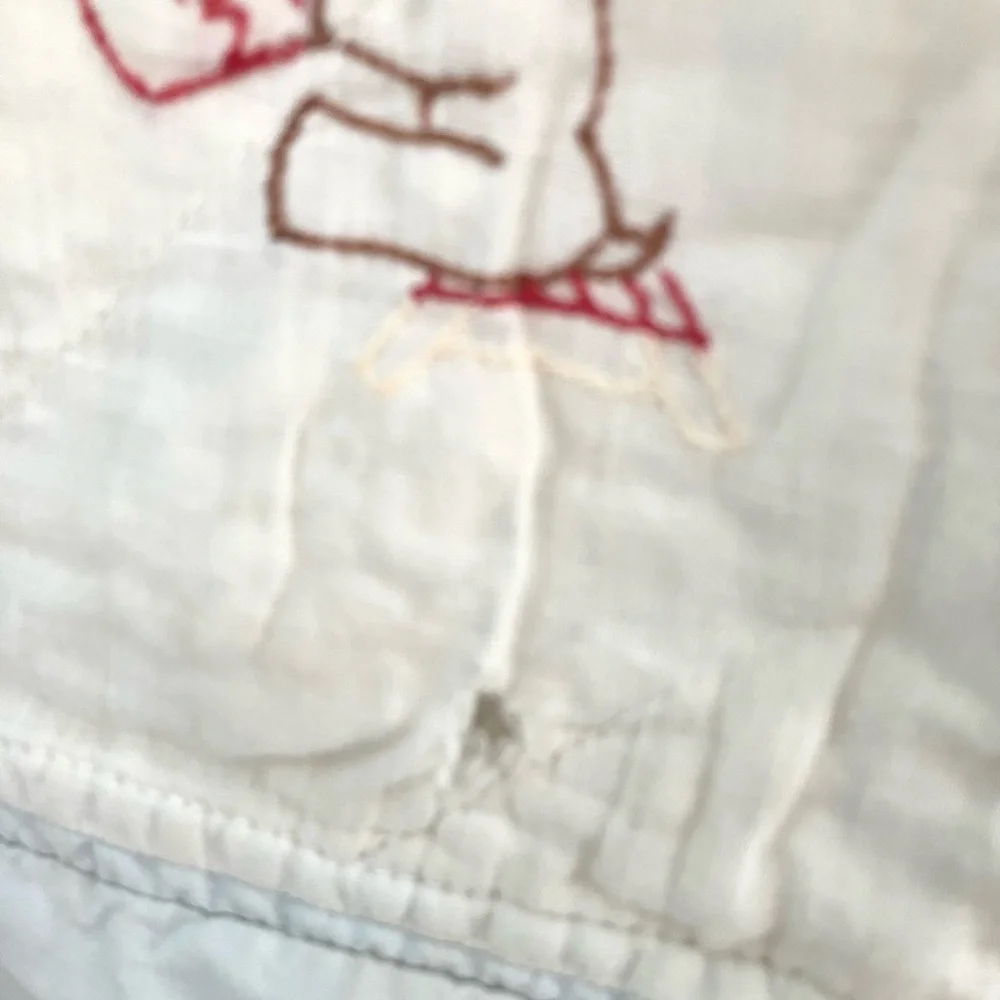 Vintage 40’s embroidered animals baby quilt blanket